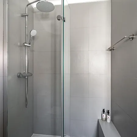 Townhouse - 3 Bedroom House In Center Дом отдыха *