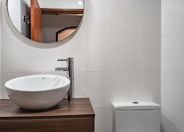 Townhouse - 3 Bedroom House In Center * Сесимбра